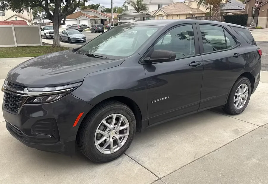 Dark grey Chevrolet Equinox SUV from the Evolution Auto Sale rental fleet